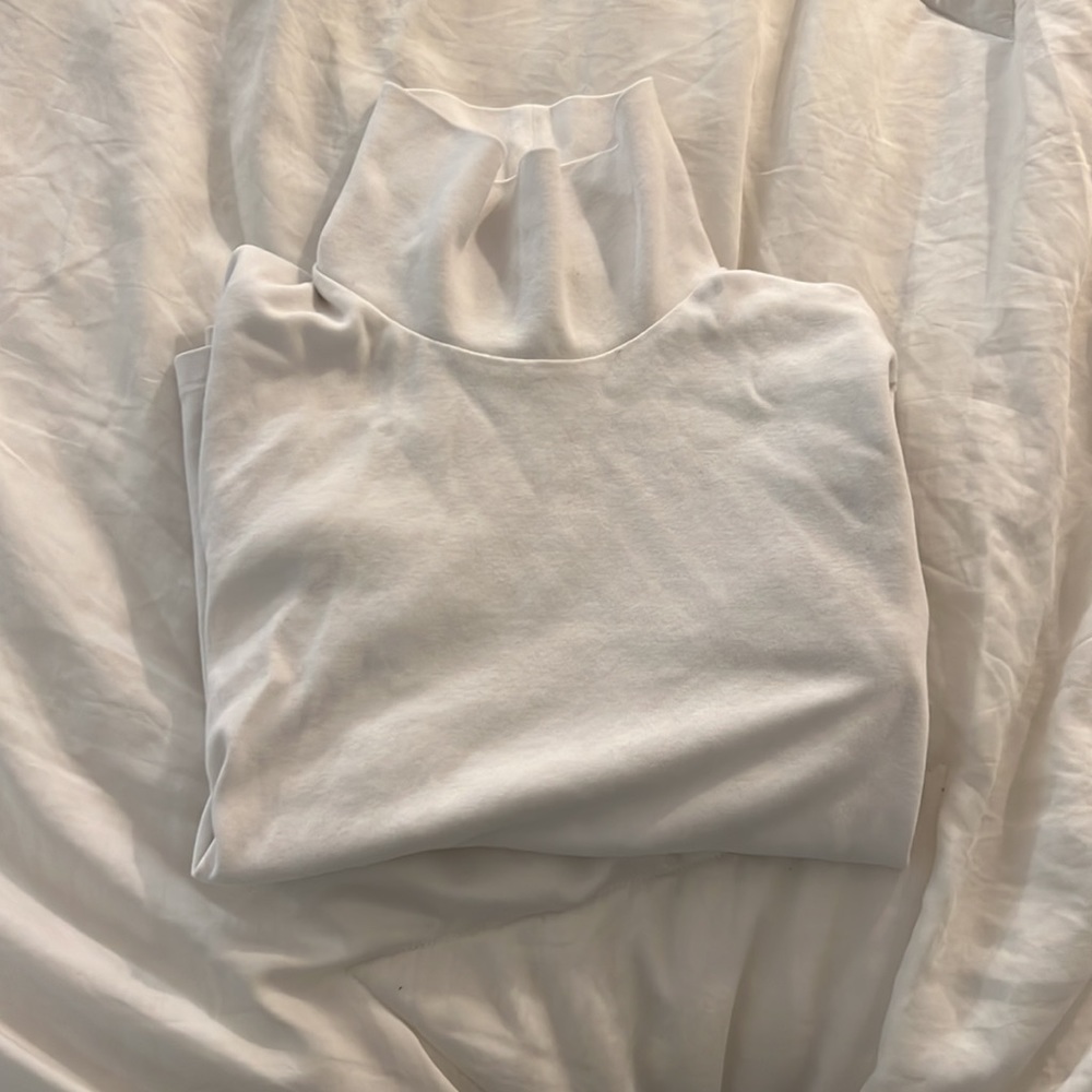 Uniqlo white turtleneck